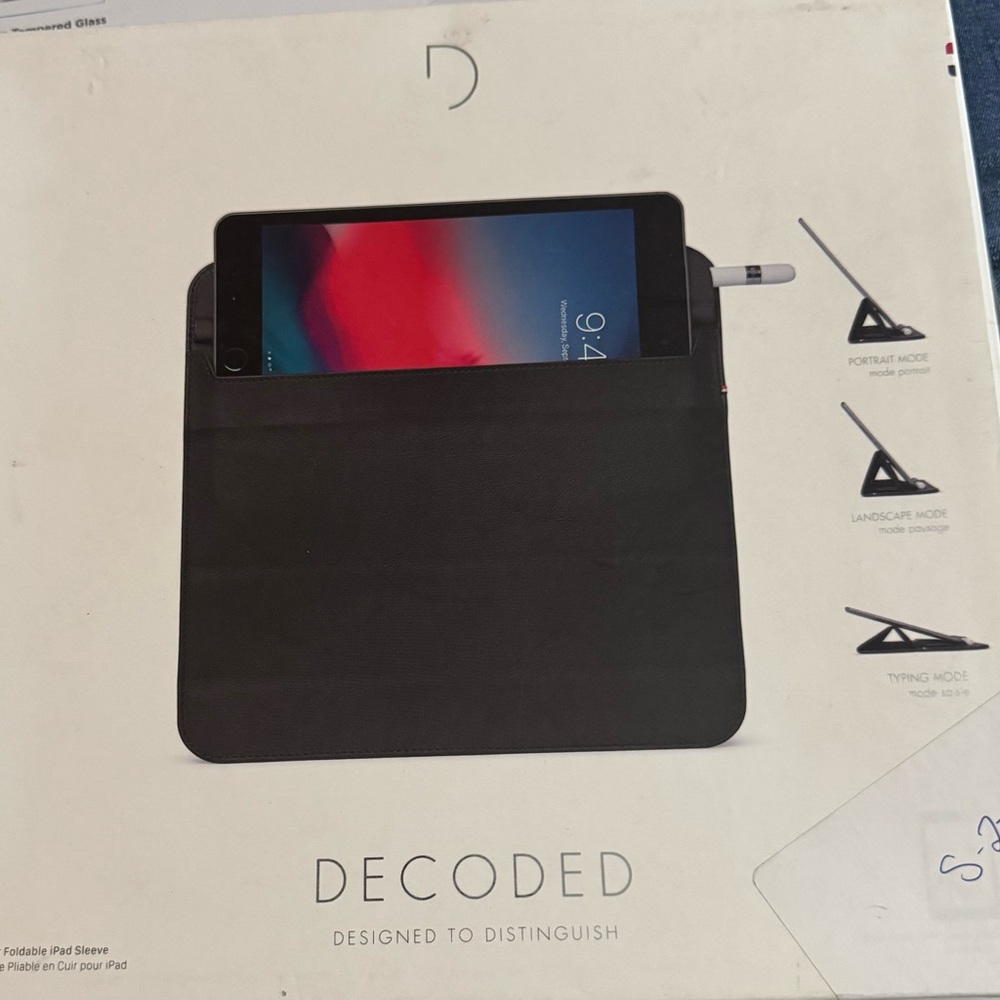 Decoded Black Tablet Sleeve
